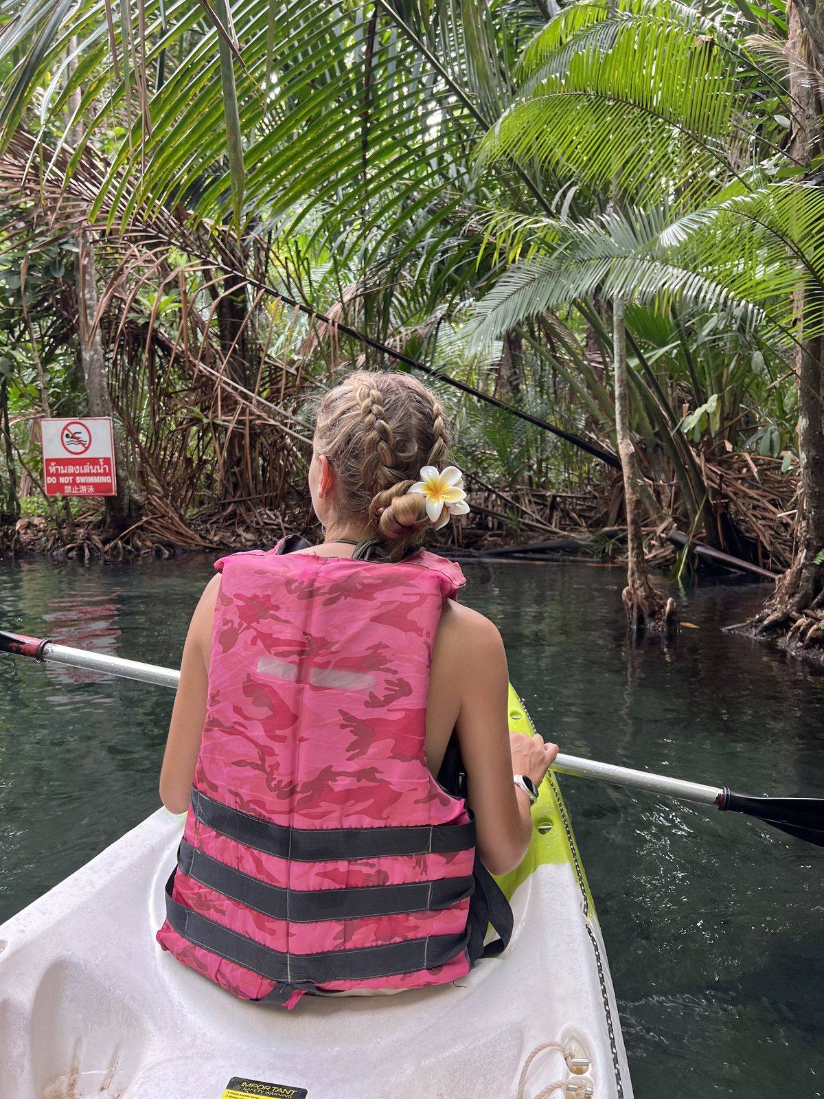 Kayak dans la mangrove