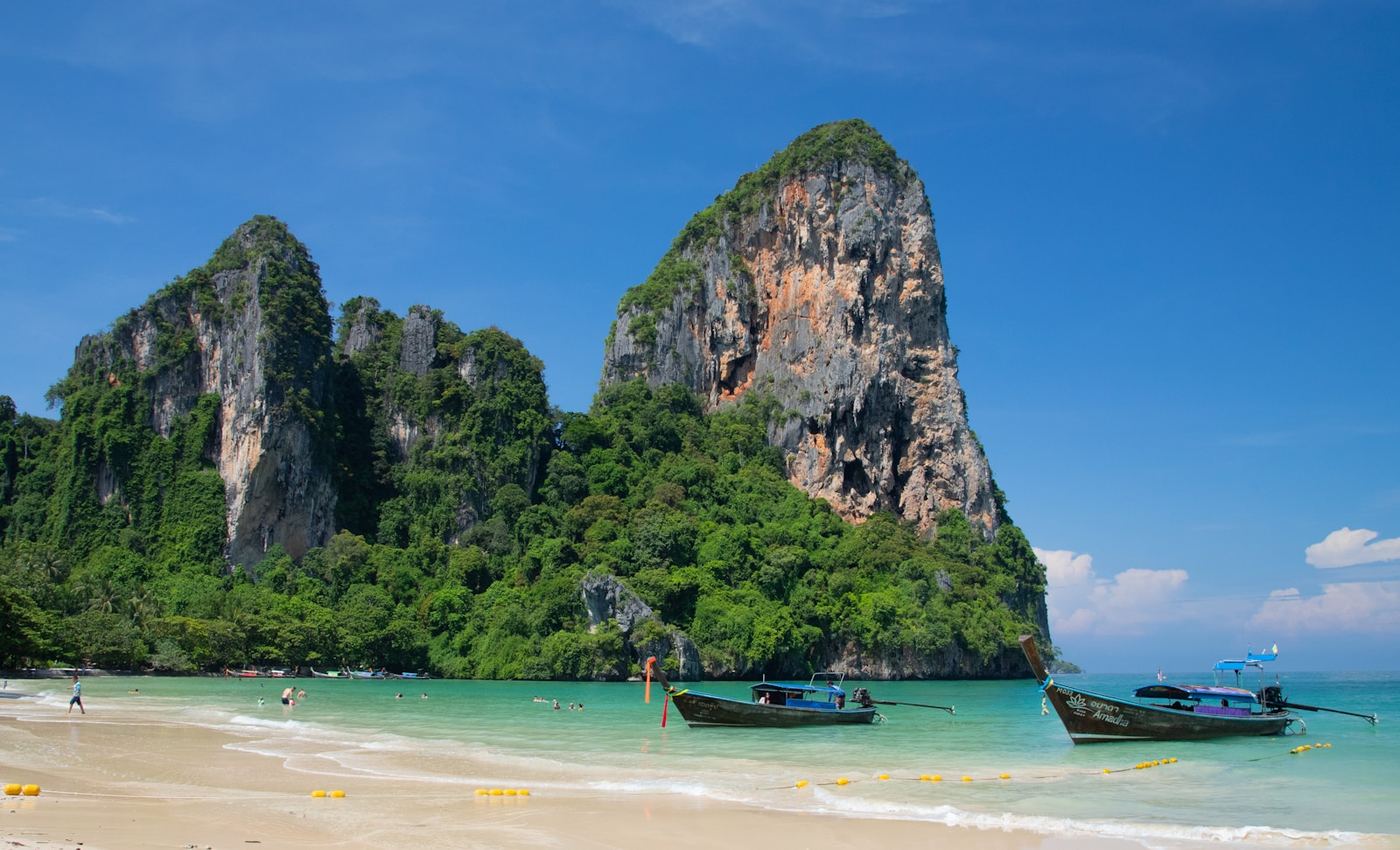 Railey Beach et ses falaises de calcaire, Krabi