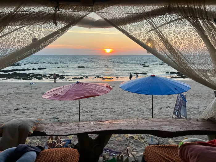 Massage traditionnel sur la plage